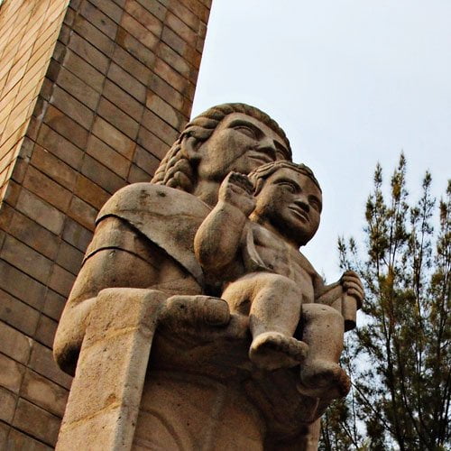 A la que nos amó antes de conocernos (II)